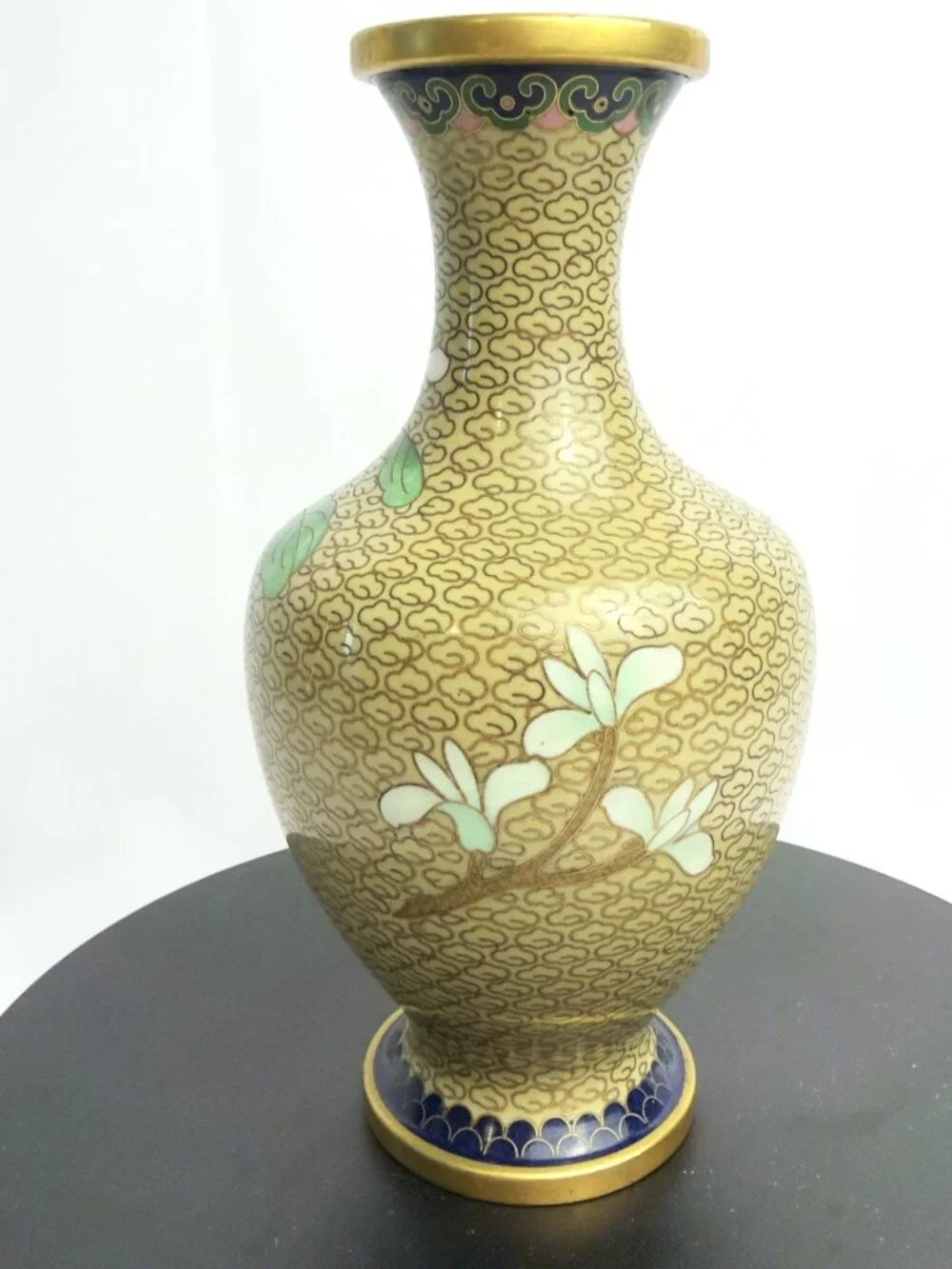 Chinese Vintage Cloisonné Green Vase Gold Cloud Pattern Floral Enamel Brass 7”